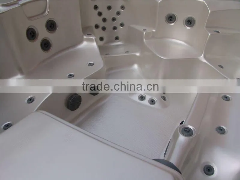 Whirlpool hot tub for outdoor indoor use