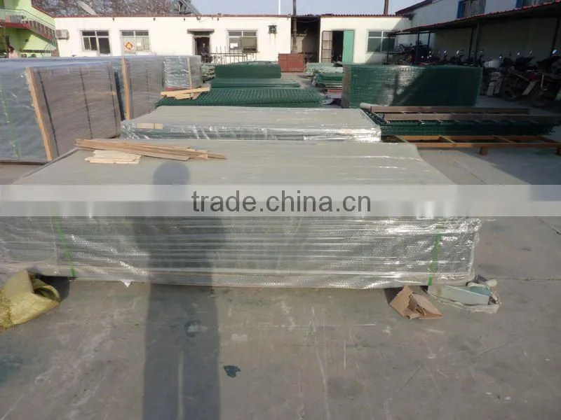 Pvc Coated Double Loop Wire Mesh Fence