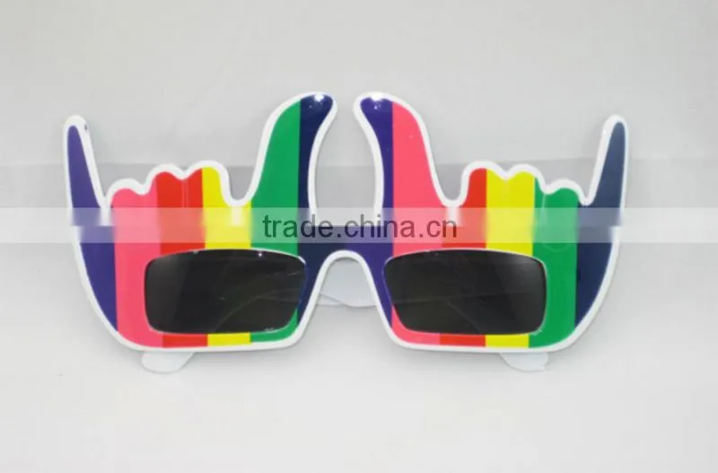 Funny winning luck ok hand gesture hand sunglasses