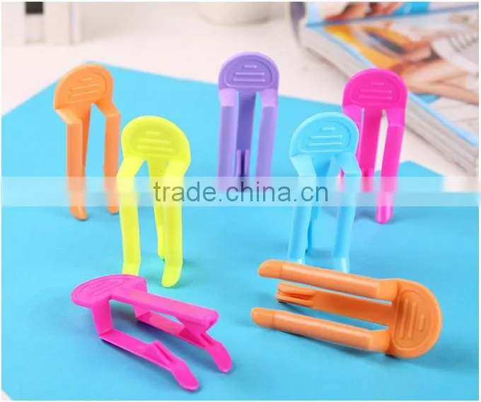 Plastic garbage bag non slip clip