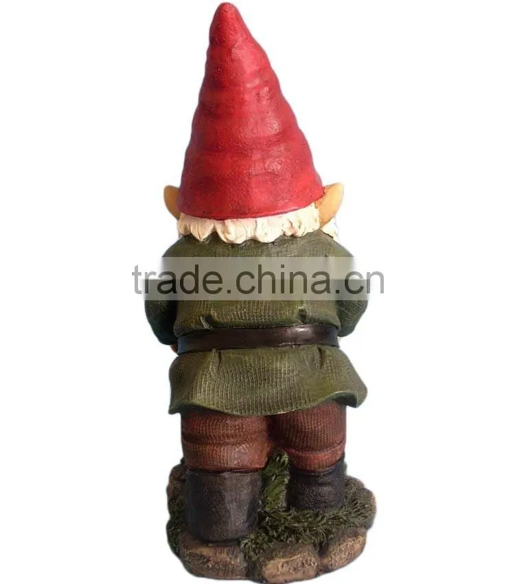 Popular cute fiberglass resin gnome life size garden statues with squirrel