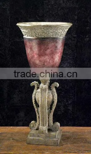 Hand-made polyresin flower vase