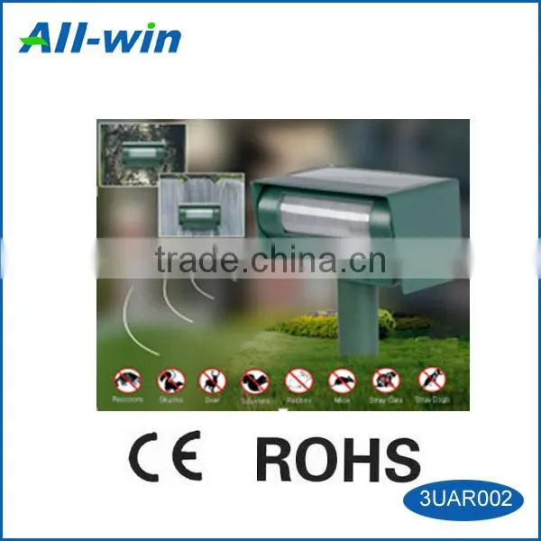 outdoor & indoor use animal control item Solar ultrasonic powered animal repeller with rechargeable battery