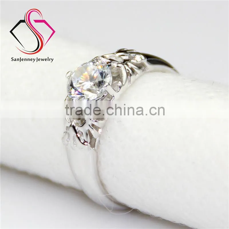 Round Brilliant Cut Moissanite Solitaire 0.8 Carat 6.0mm Center 14k White Yellow Gold Diamond Engagement Ring