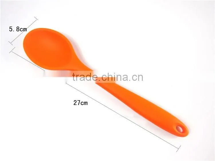 China Wholesaler Heat resistant Silicone Spoon/Silicone Soup Ladle