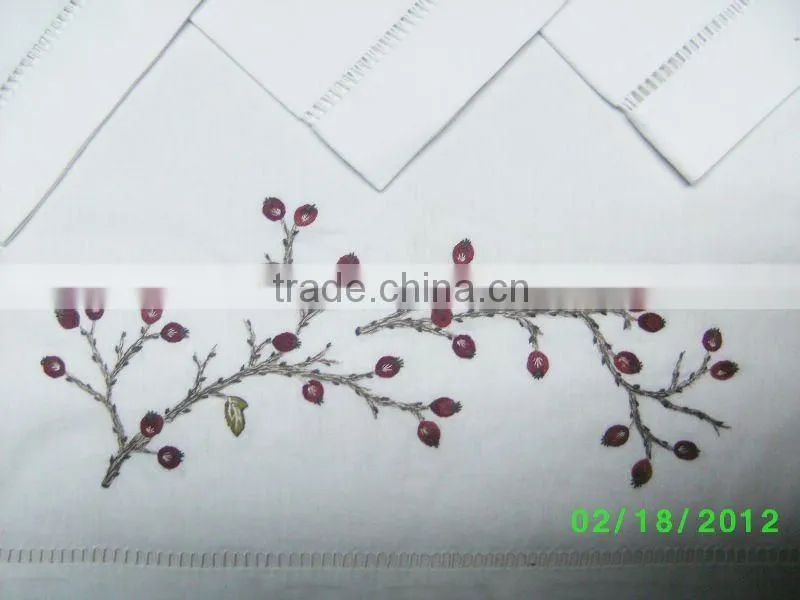 hand embroidery table runner