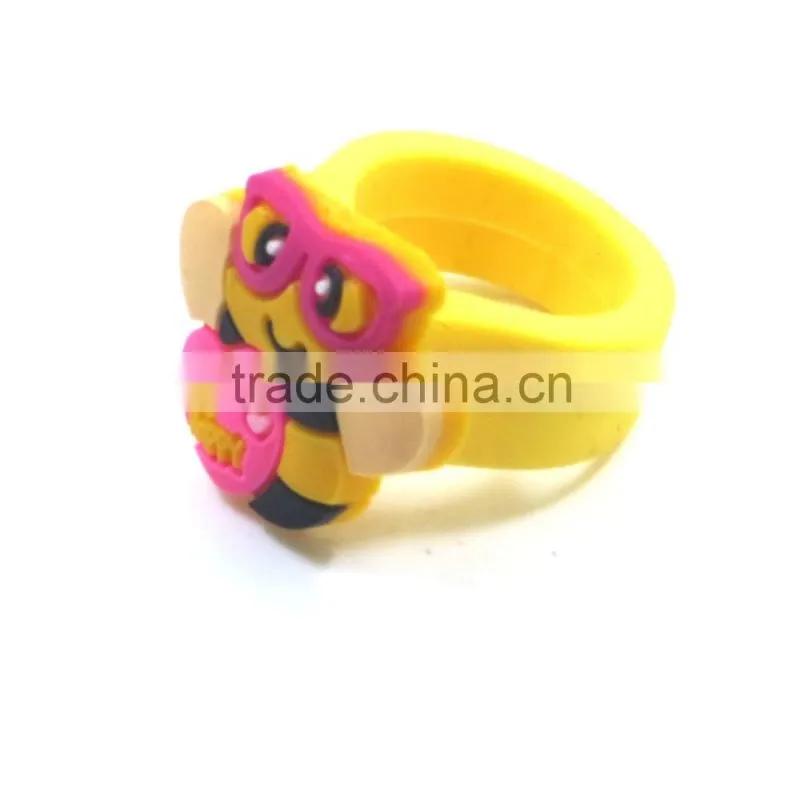 Newest design promotional gift wholesale cartoon 3d shaped rubber finger ring