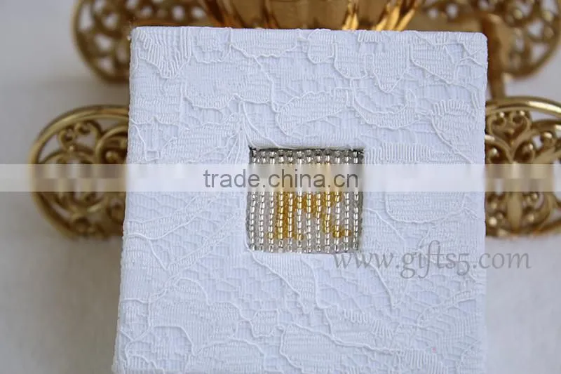Custom made Luxury wedding jewelry packaging box with beaded name plate of R