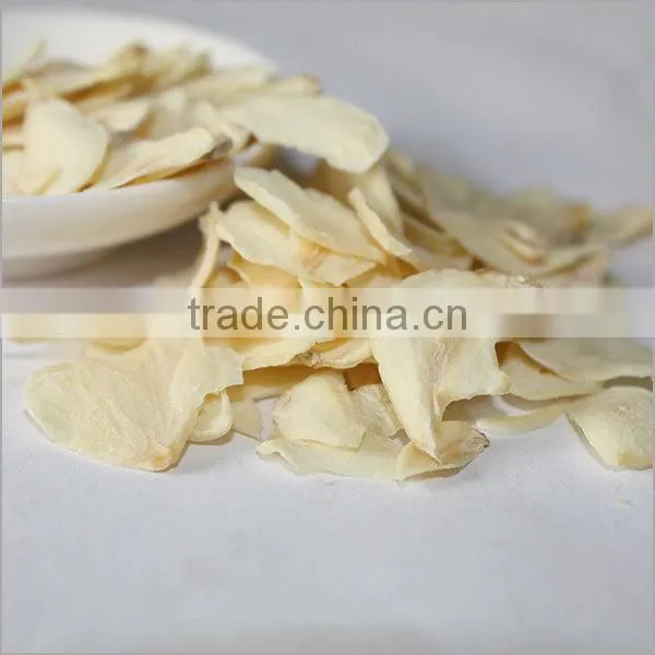 dehydrated garlic flakes