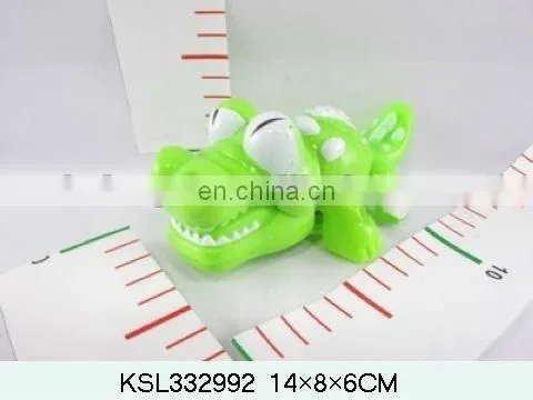 lovely swimming wind up toy duck