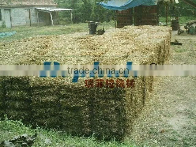 Straw bander/baling machine