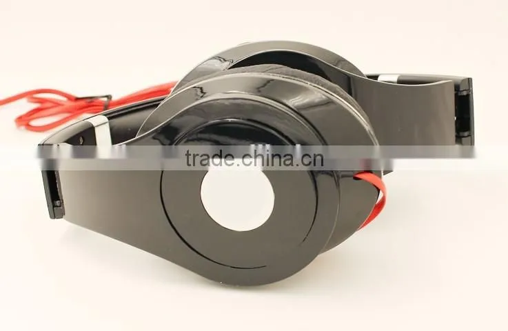 wholesale lightweight hot sale colorful wire earphone