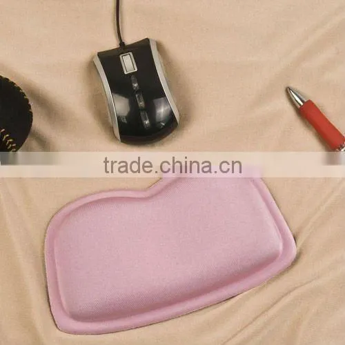 Gel infusion pad wrist rest infusion set
