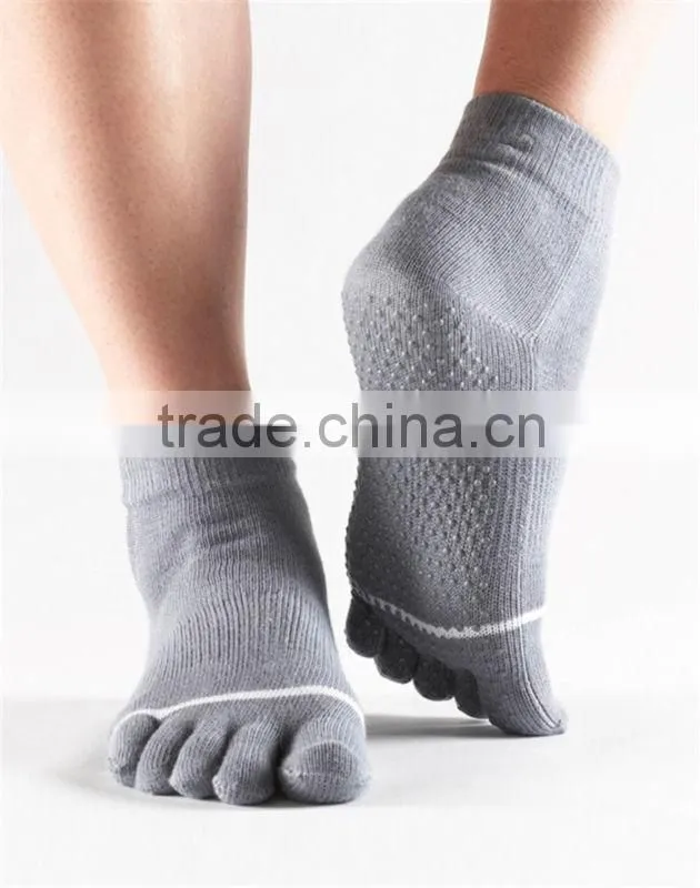 cotton ankle toe anti slip yoga socks for men