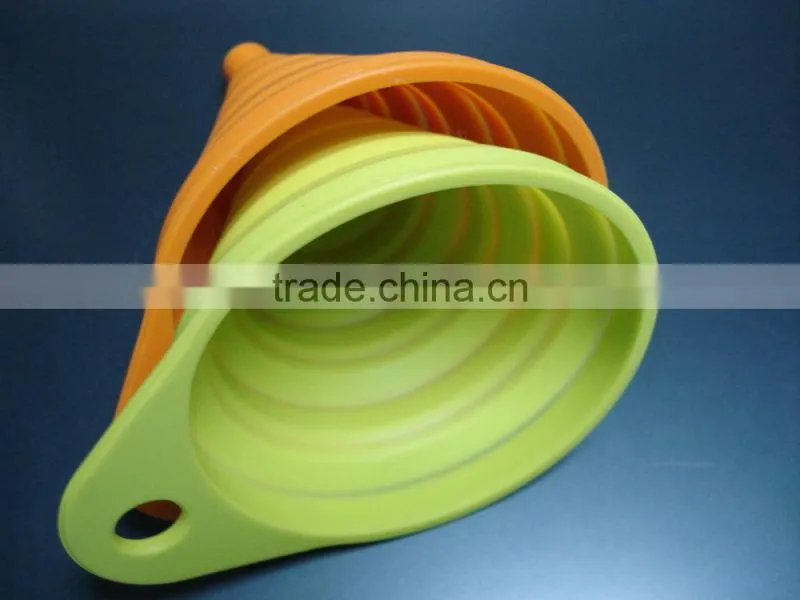 Newest promotional kitchen untensil tool silicone collapsible funnel