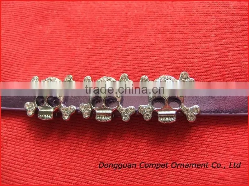 Compet wholesale 10mm rhinestone slide charm skulls