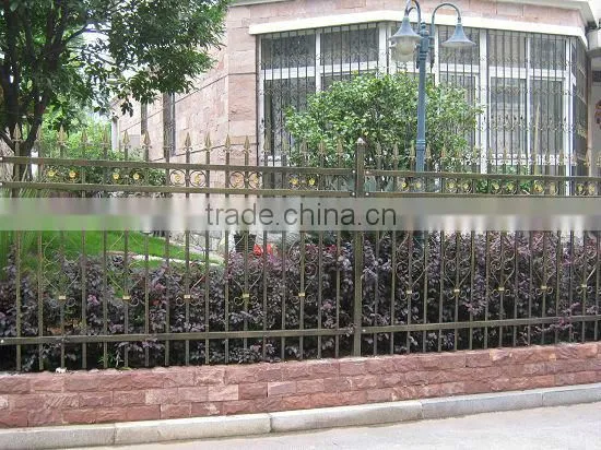 2014 Top-selling hot galvanized steel garden fence