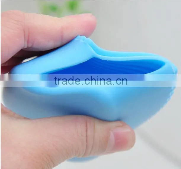 Mini eco-friendly silicone hand washing board
