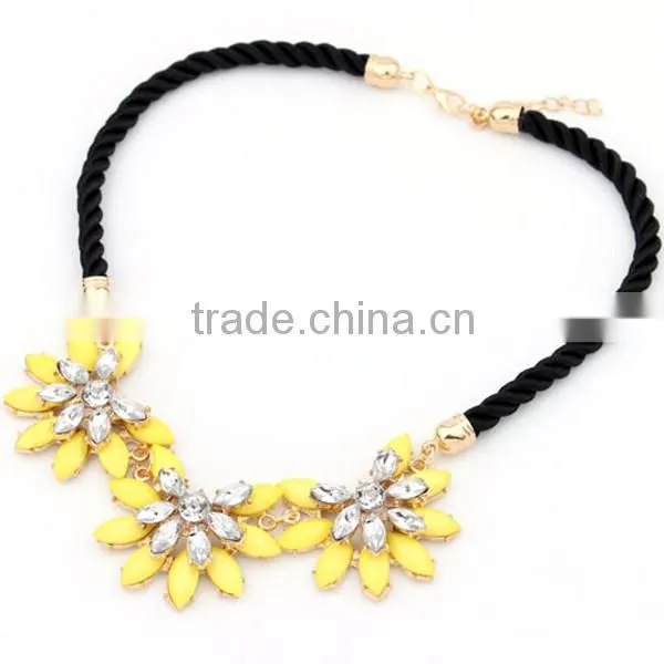 2016 high quality Sunflower short necklace vintage necklace