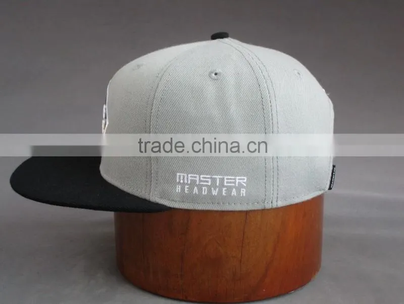 Custom 100% cotton 6-panel snapback cap with front embroidery