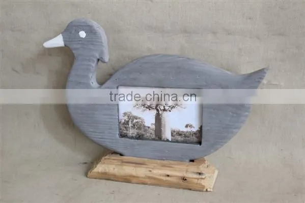 Lovely duck-shaped wooden photo frame