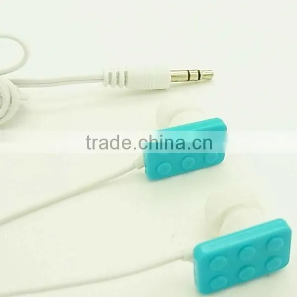 ULDUM wholesale cute earphones fashionable earphones skull earphones