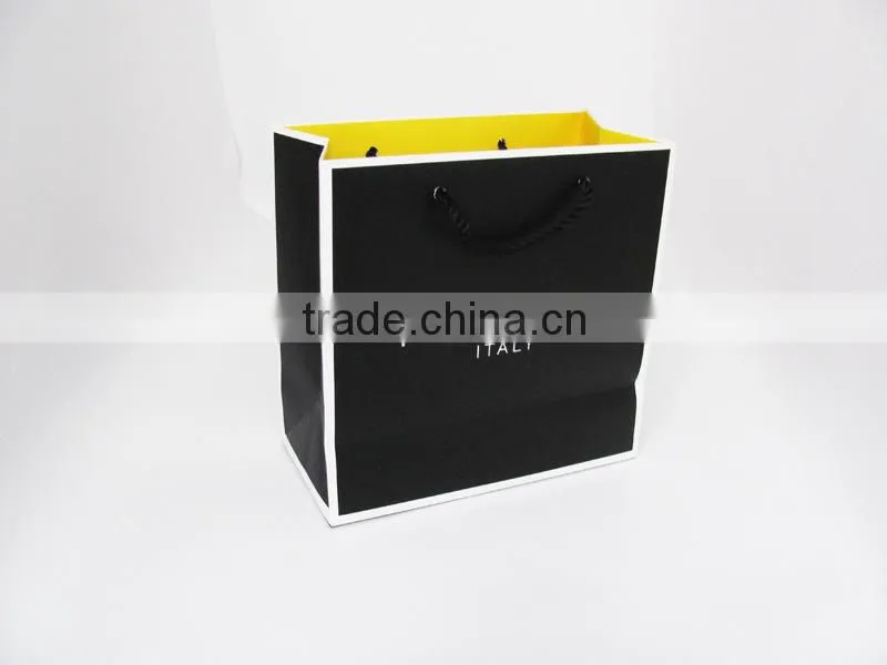 Wholesale reusable Paper gift shopping bags with handle paper clothing/Jewelry bag