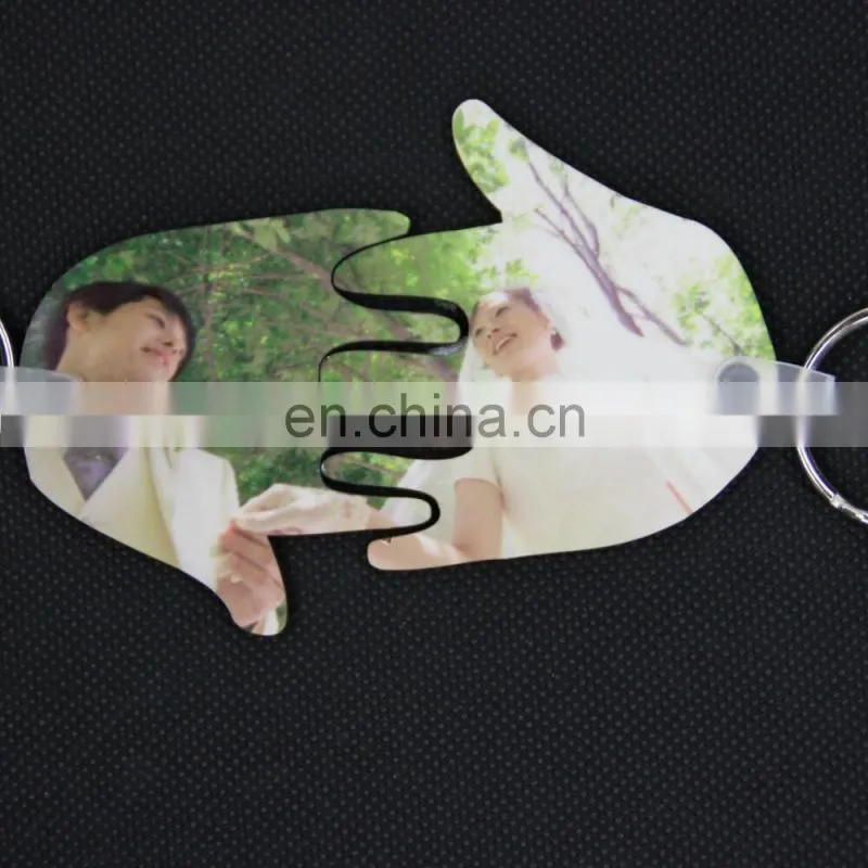 hot sale fashionable custom personalized hand in hand couples key chain