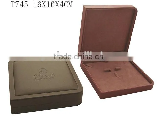 T749 Faux Leather Brown Bracelet Necklace Chain Jewelry Box with Velvet