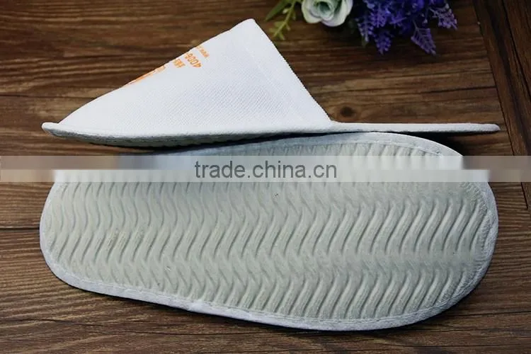 Cheap new pattern disposable hotel slippers wholesale for travel