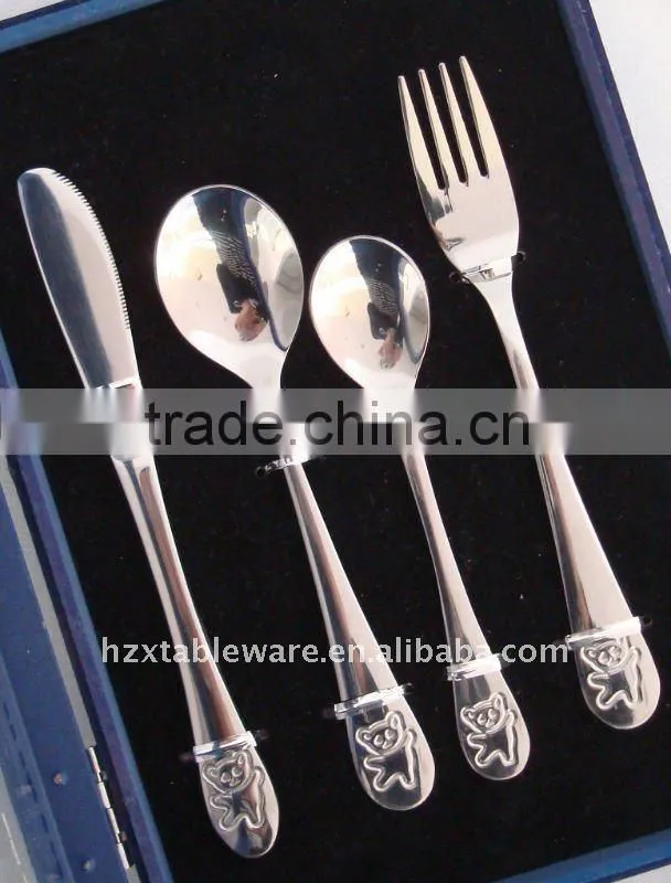 Tableware set with flower pattern