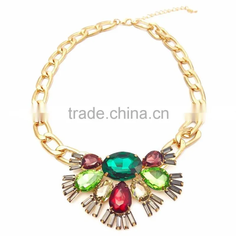 beautiful synthetic pearls and crystal unique flowers design necklace