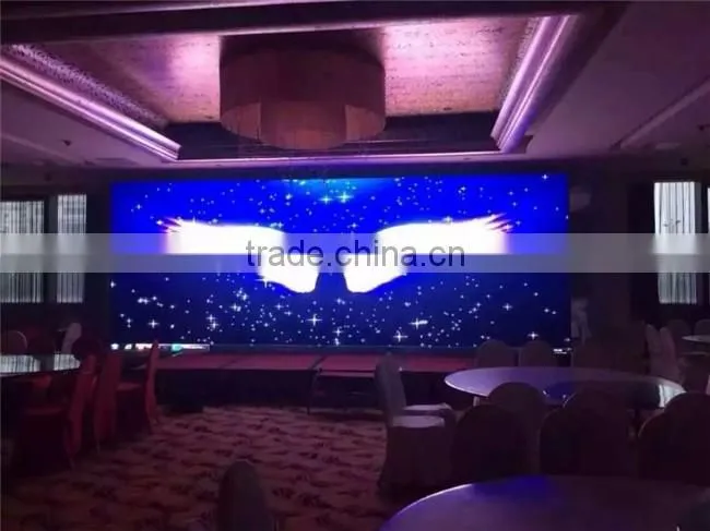 Super-large full color screen