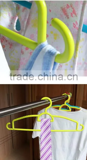 Wholesale Stock Multifunction Fashion Plastic Clothes Hangers