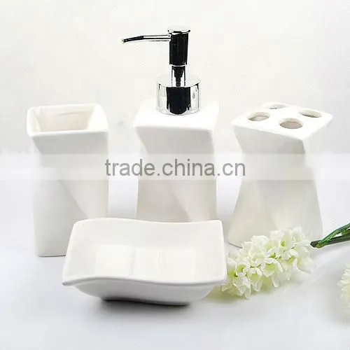 4pcs Ceramic bath room accessory set