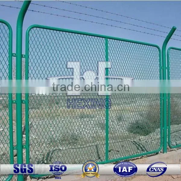 Expanded Metal Fence Diamond Hole Pattern
