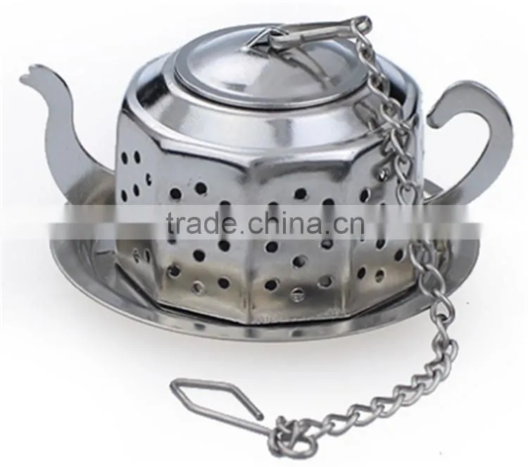 Tea pot with strainer