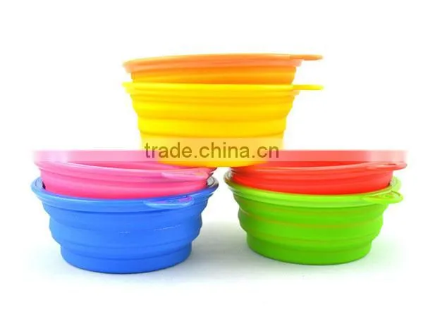 Silicone pet bowl for outdoor use