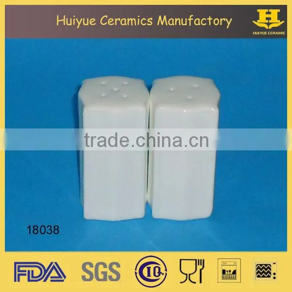 ceramic salt and pepper shaker, spice shaker