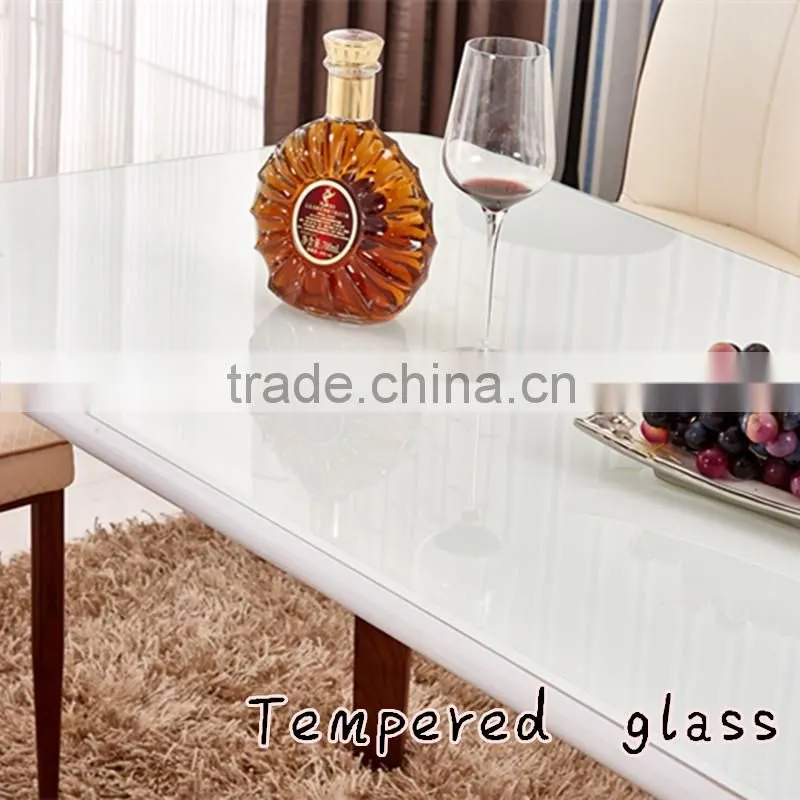 European small apartment modern minimalist tempered glass dining table