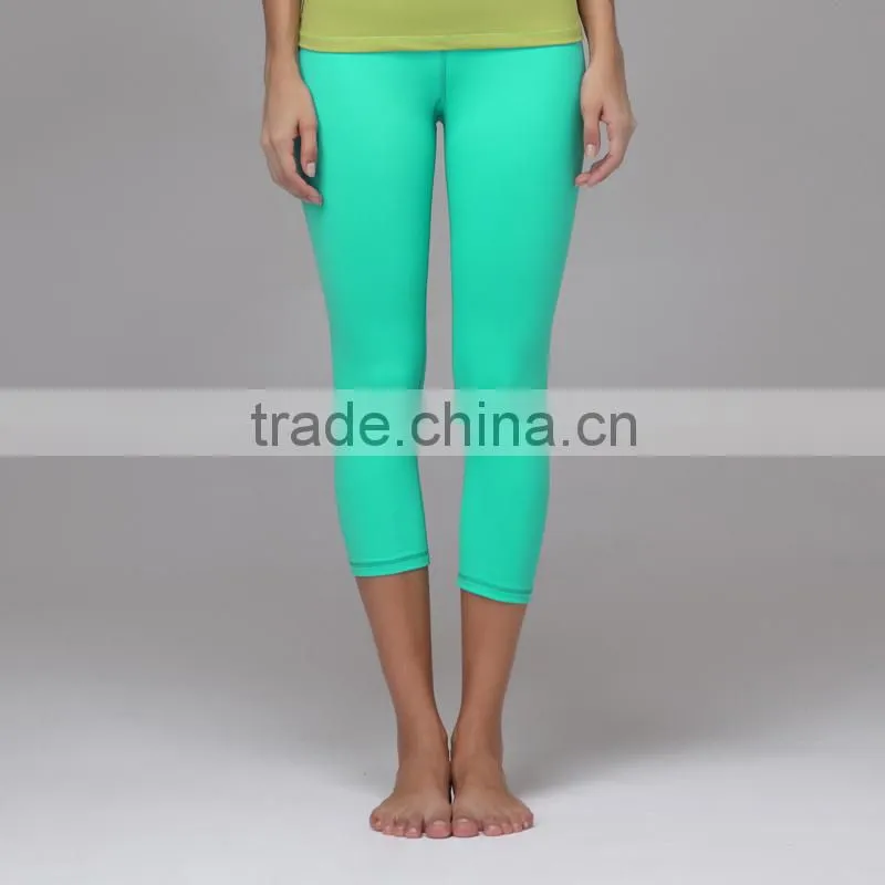 Popular women's yoga capri pants made of 87% Nylon and 13% Spandex girl's fashion sports capri pant