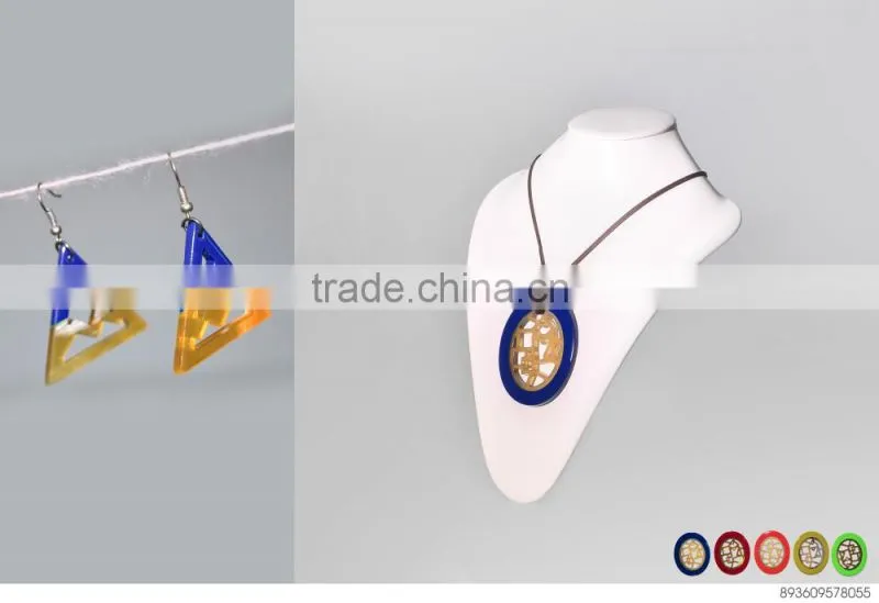 Set of necklace and earrings, made of natural horn and lacquer in Vietnam code: KS_VTC13