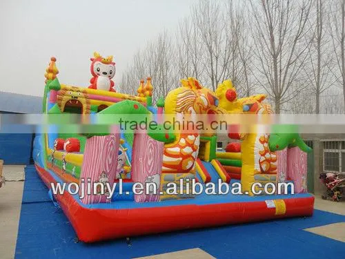 Attractive Inflatable jumping castle with slide