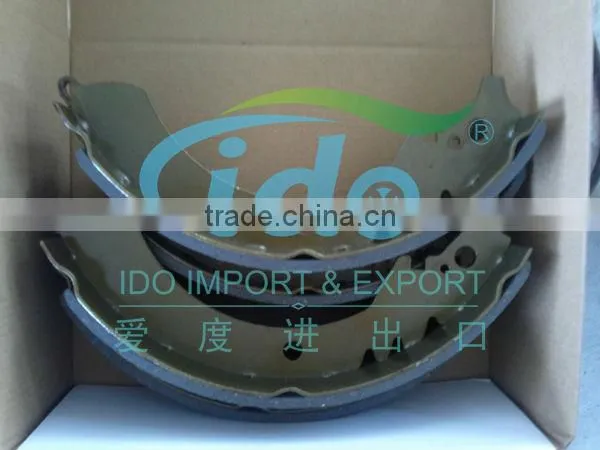 Drum ceramic brake shoe for Land rover discovery LR031947