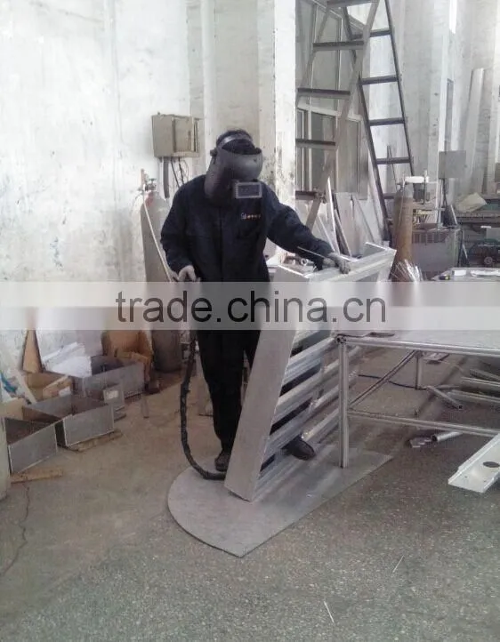 LIGHTWEIGHT HEAVY DUTY ALUMINUM PALLET