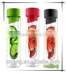BPA FREE fruit infuser 700ml Tritan Cheap Infusion Water Bottles,food grade plastic sports bottle, fruit juicer bottle