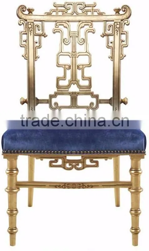 Classic Elegant European Style Antique White Tufted Chaise Lounge with Golden Floral Decorations BF12-04264d