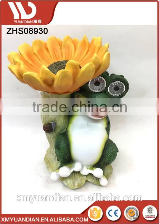 Newly Poly Resin Art Work Sunflower Frog Design Solar Power Toy