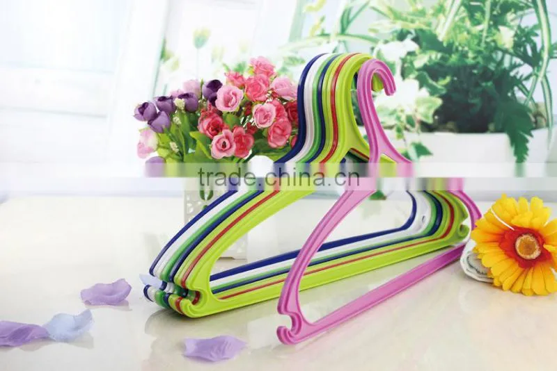 Eur Well Know Colorful Plastic Cloth Hanger for Laundry