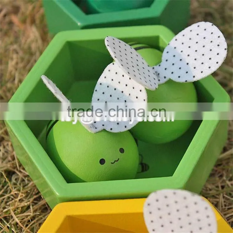 New design kids funny wooden bee toys custom children wooden cartoon bee toys W01B039